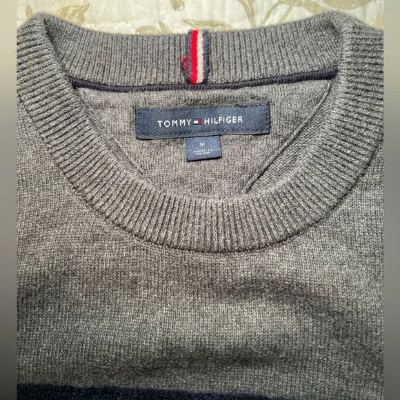 Tommy Hilfiger Cotton Knit Pullover Sweater Jumper with Logo Patch, size medium - Picture 3 of 14